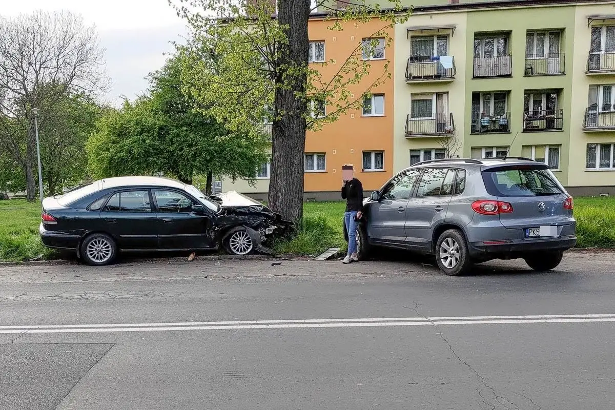 Zderzenie trzech aut przy ulicy Zygmunta Augusta