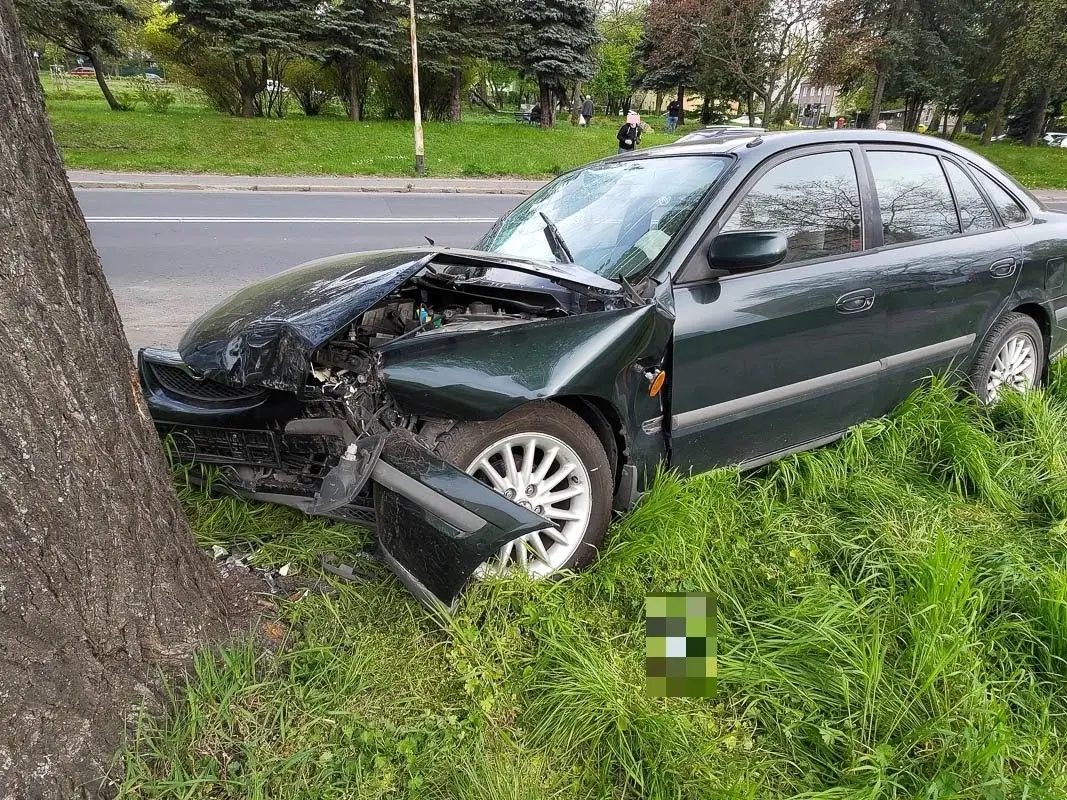 Zderzenie trzech aut przy ulicy Zygmunta Augusta