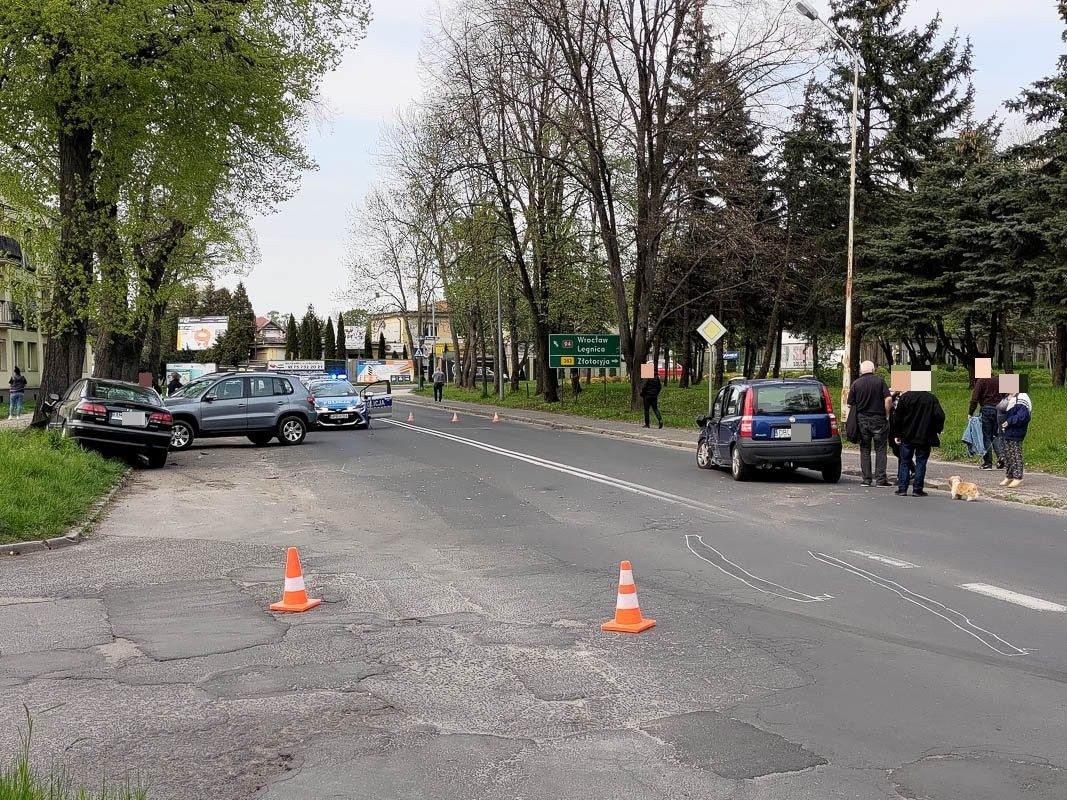 Zderzenie trzech aut przy ulicy Zygmunta Augusta