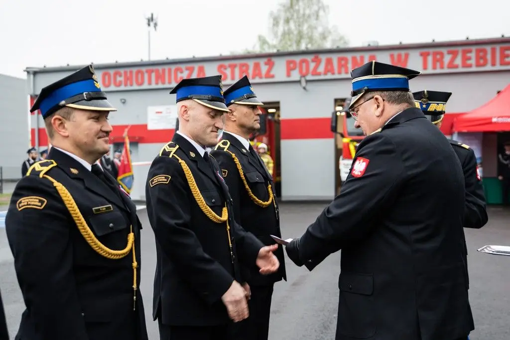 Пожежне свято в Trzebień! Підвищення, відзнаки, нові автомобілі та відкриття пожежної частини