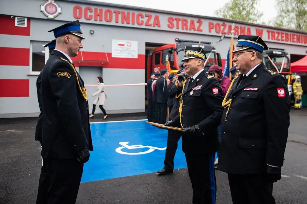 Пожежне свято в Trzebień! Підвищення, відзнаки, нові автомобілі та відкриття пожежної частини