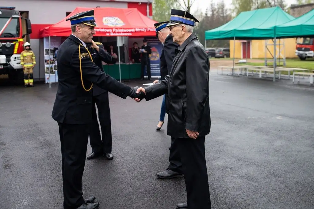Firefighters’ celebration in Trzebień! Promotions, decorations, new vehicles and fire station opening