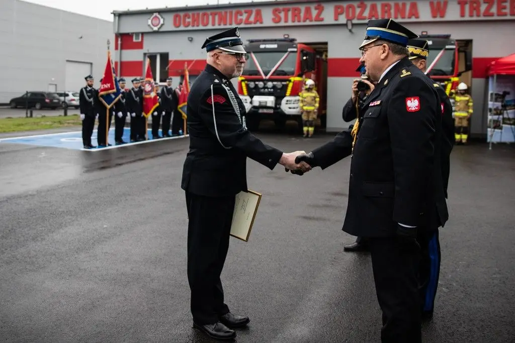 Firefighters’ celebration in Trzebień! Promotions, decorations, new vehicles and fire station opening
