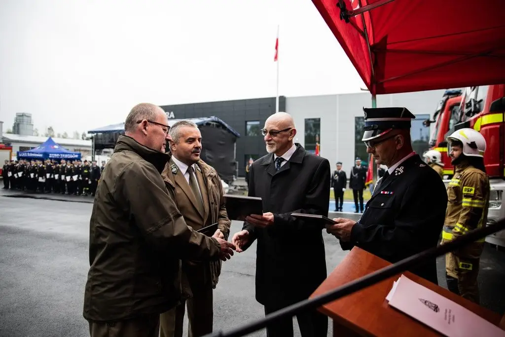 Firefighters’ celebration in Trzebień! Promotions, decorations, new vehicles and fire station opening