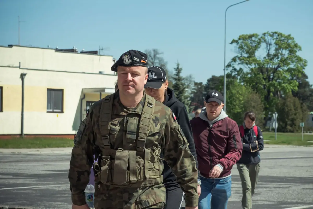 90 ochotników w 10 Brygadzie Kawalerii Pancernej w Świętoszowie