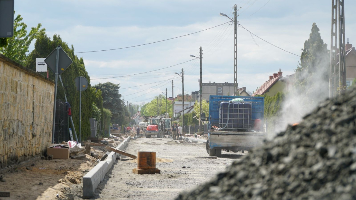 Intensywne prace przy Staszica w Bolesławcu