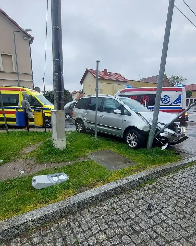Zderzenie dwóch aut w Nowogrodźcu