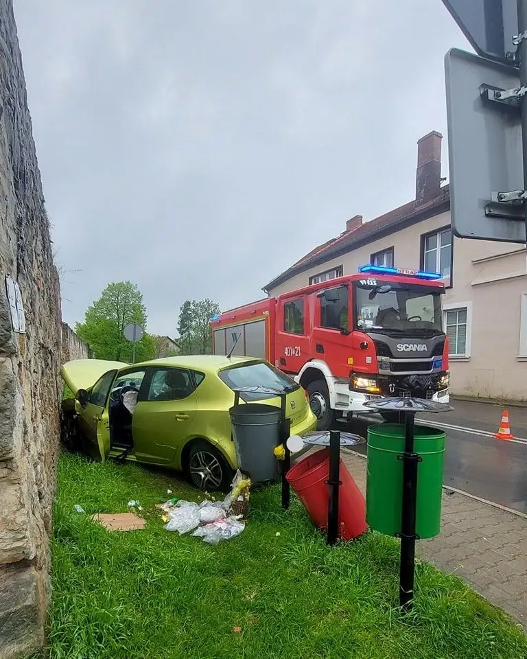 Zderzenie dwóch aut w Nowogrodźcu