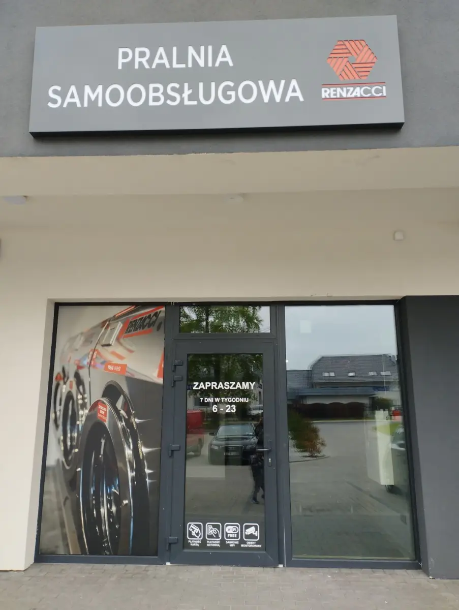 Перша пральня самообслуговування Renzacci Laundromat у Болеславці