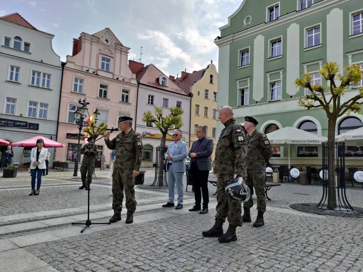 Rajd żołnierzy na bolesławieckim rynku