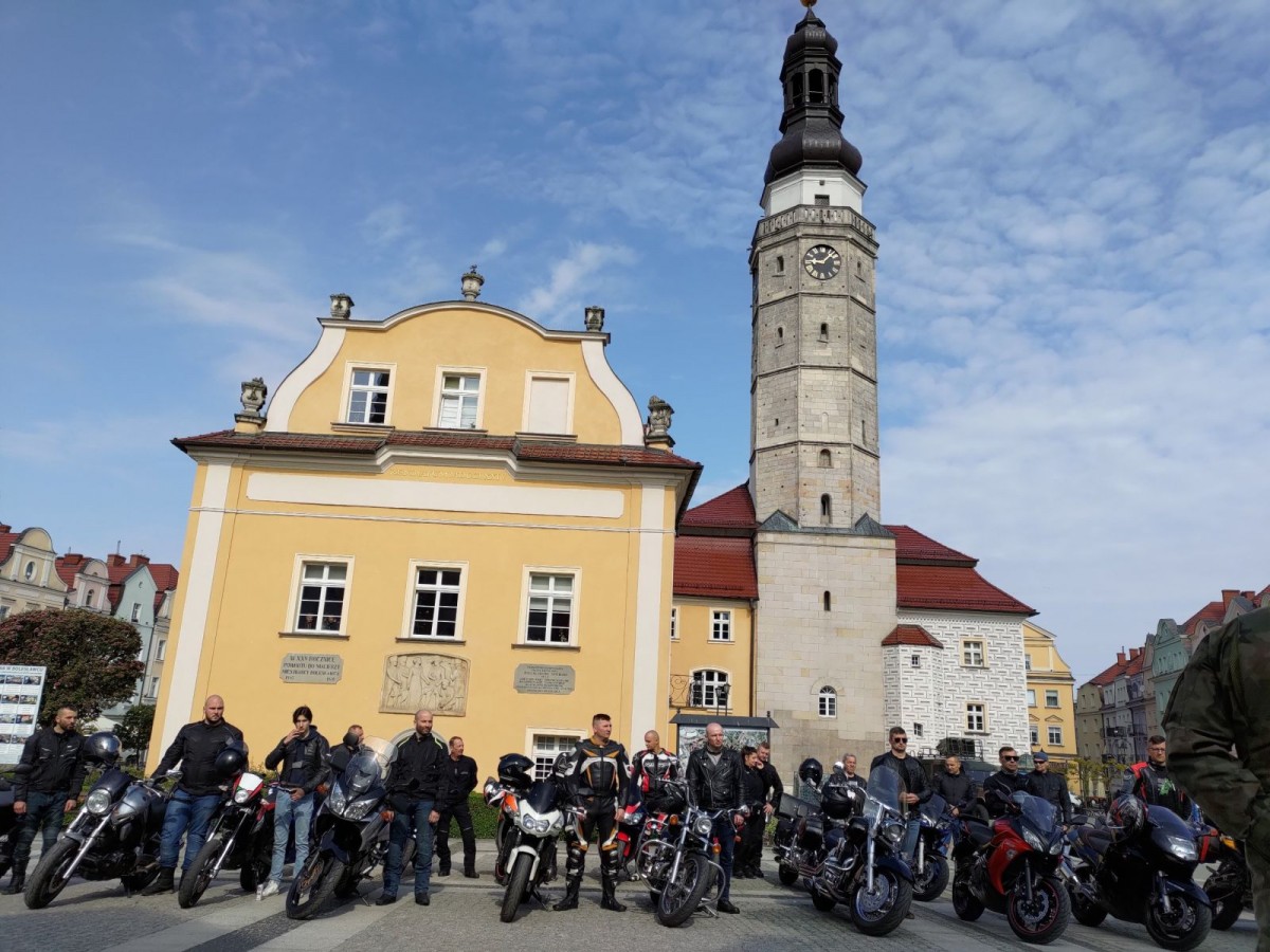 Rajd żołnierzy na bolesławieckim rynku