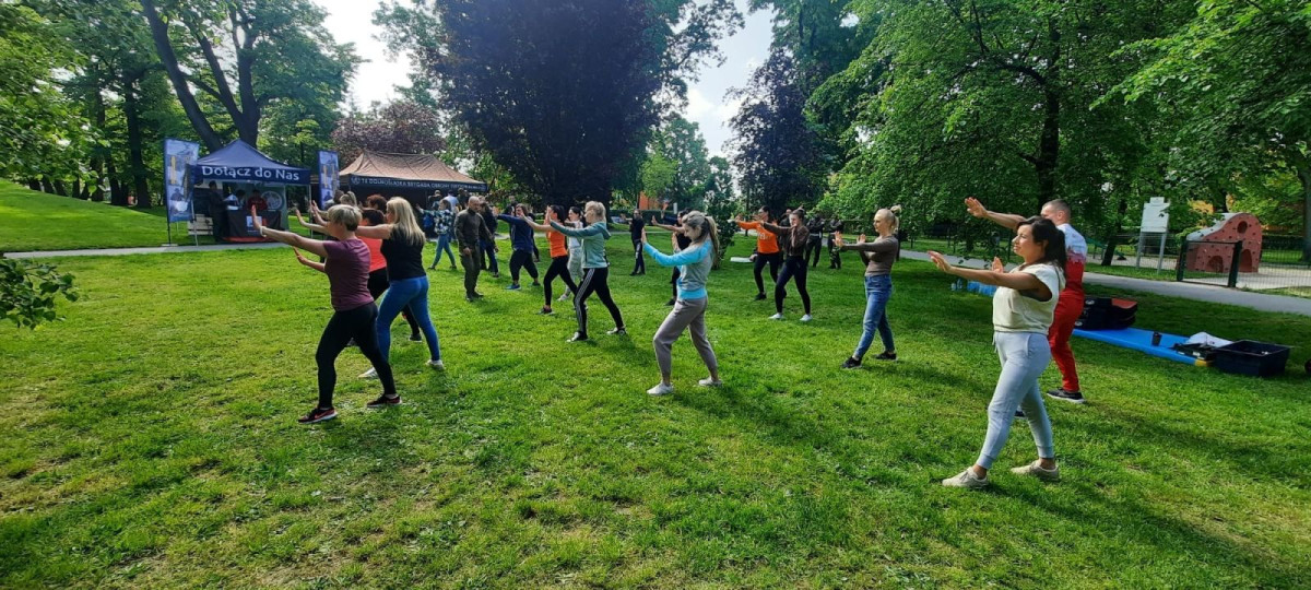 Kobiety ćwiczyły samoobronę w bolesławieckim parku