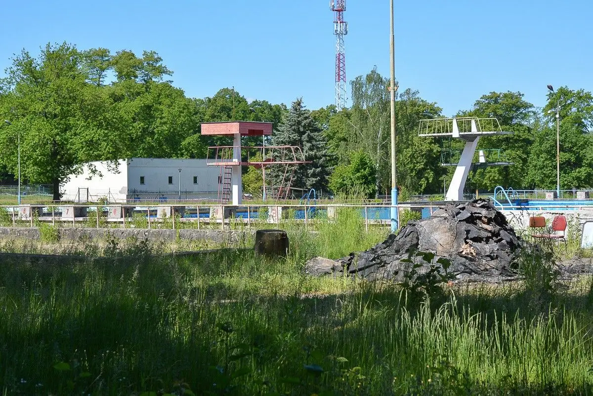 Trwa rozbiórka basenów odkrytych w Bolesławcu
