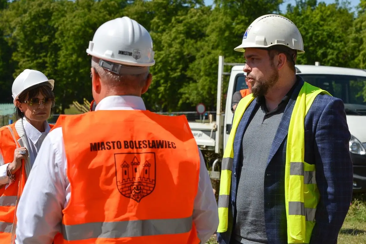 Trwa rozbiórka basenów odkrytych w Bolesławcu