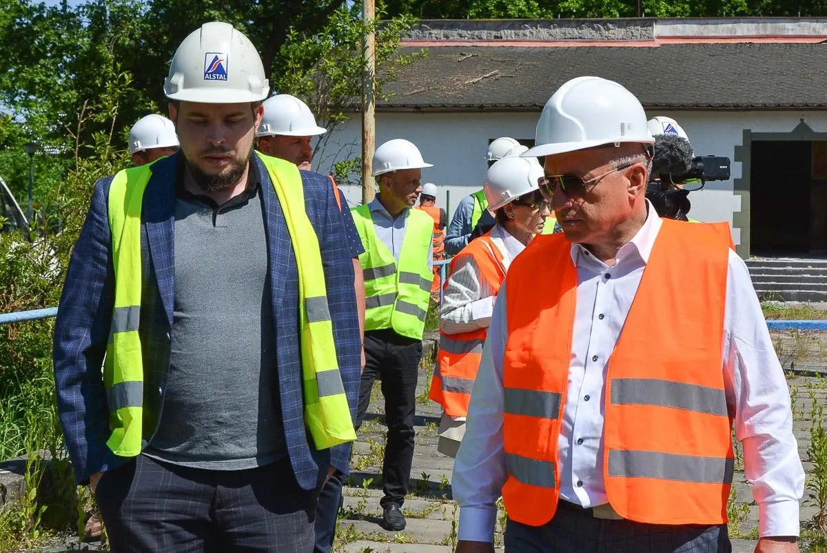 Trwa rozbiórka basenów odkrytych w Bolesławcu