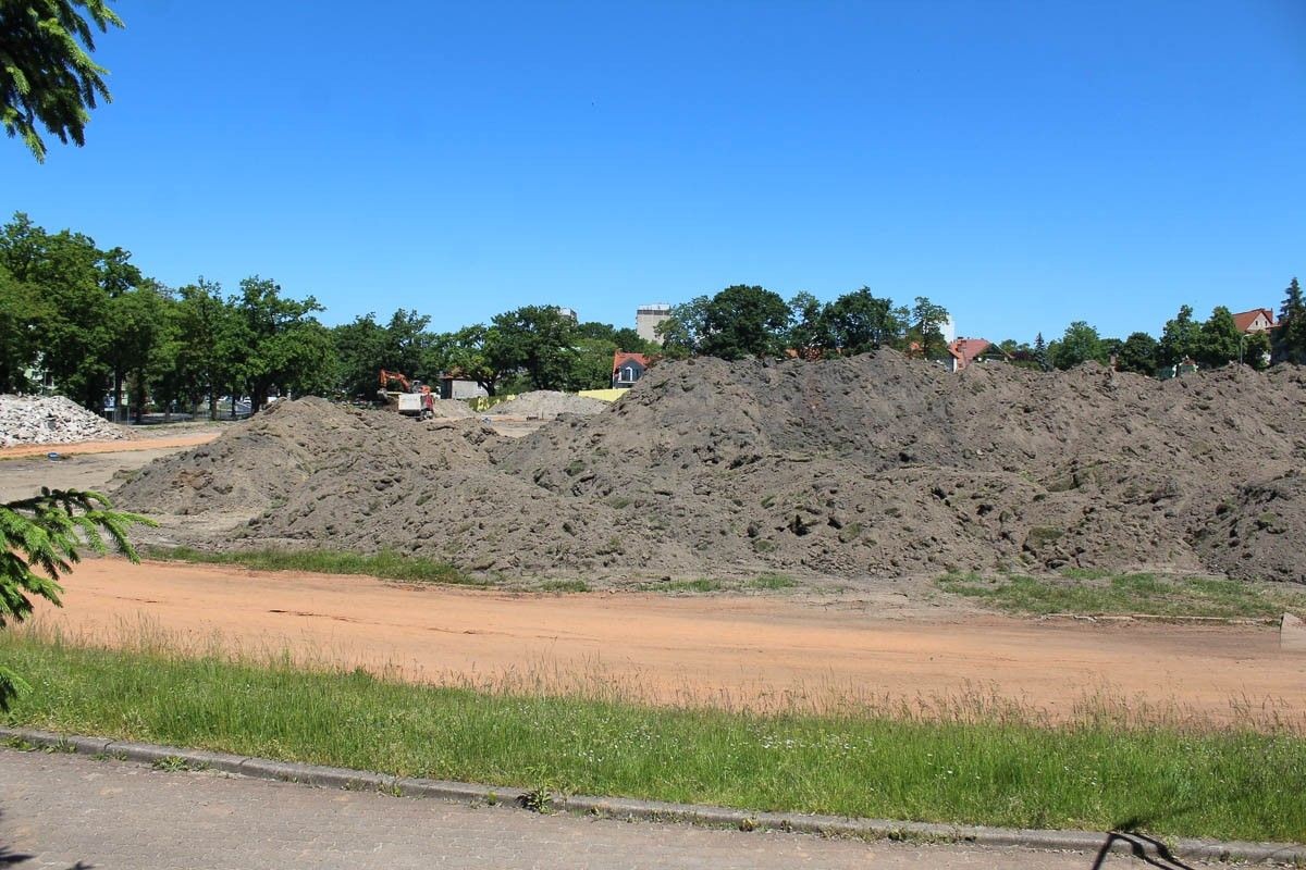 Wizytacja na przebudowywanym stadionie w Bolesławcu