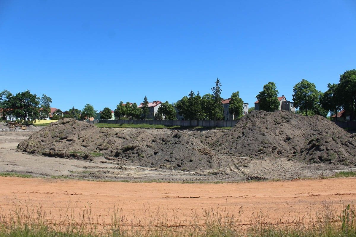 Wizytacja na przebudowywanym stadionie w Bolesławcu
