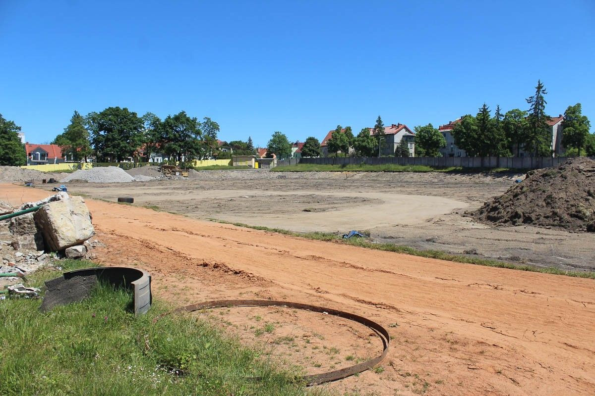Wizytacja na przebudowywanym stadionie w Bolesławcu