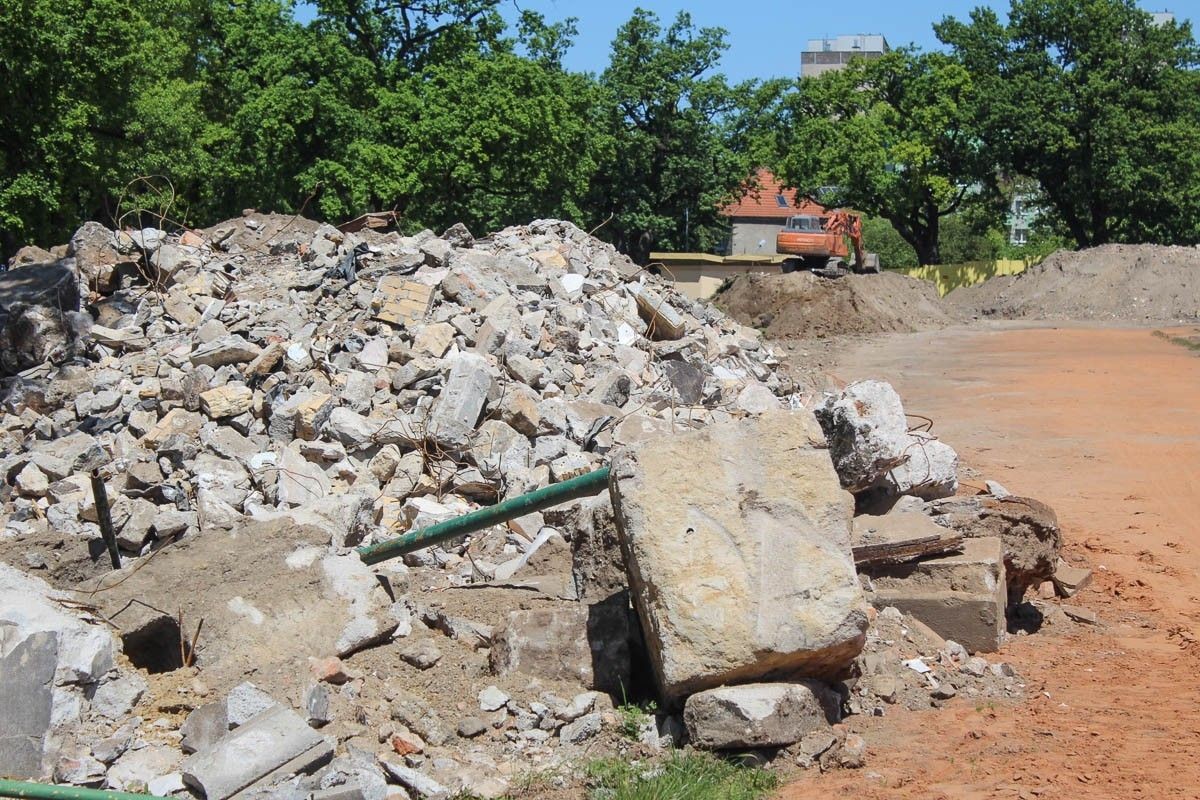 Wizytacja na przebudowywanym stadionie w Bolesławcu