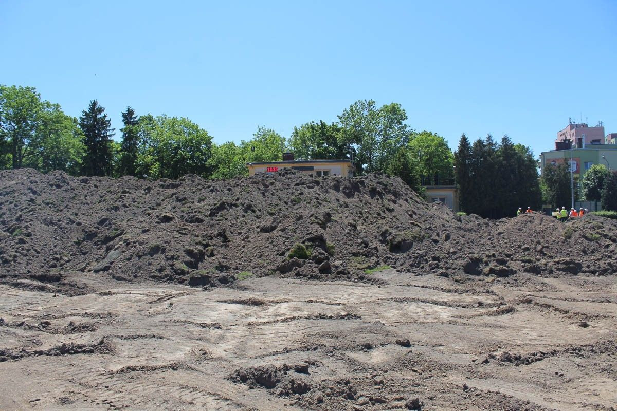 Wizytacja na przebudowywanym stadionie w Bolesławcu