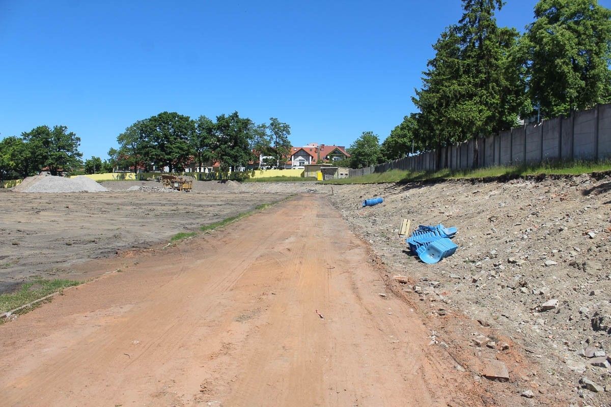 Wizytacja na przebudowywanym stadionie w Bolesławcu