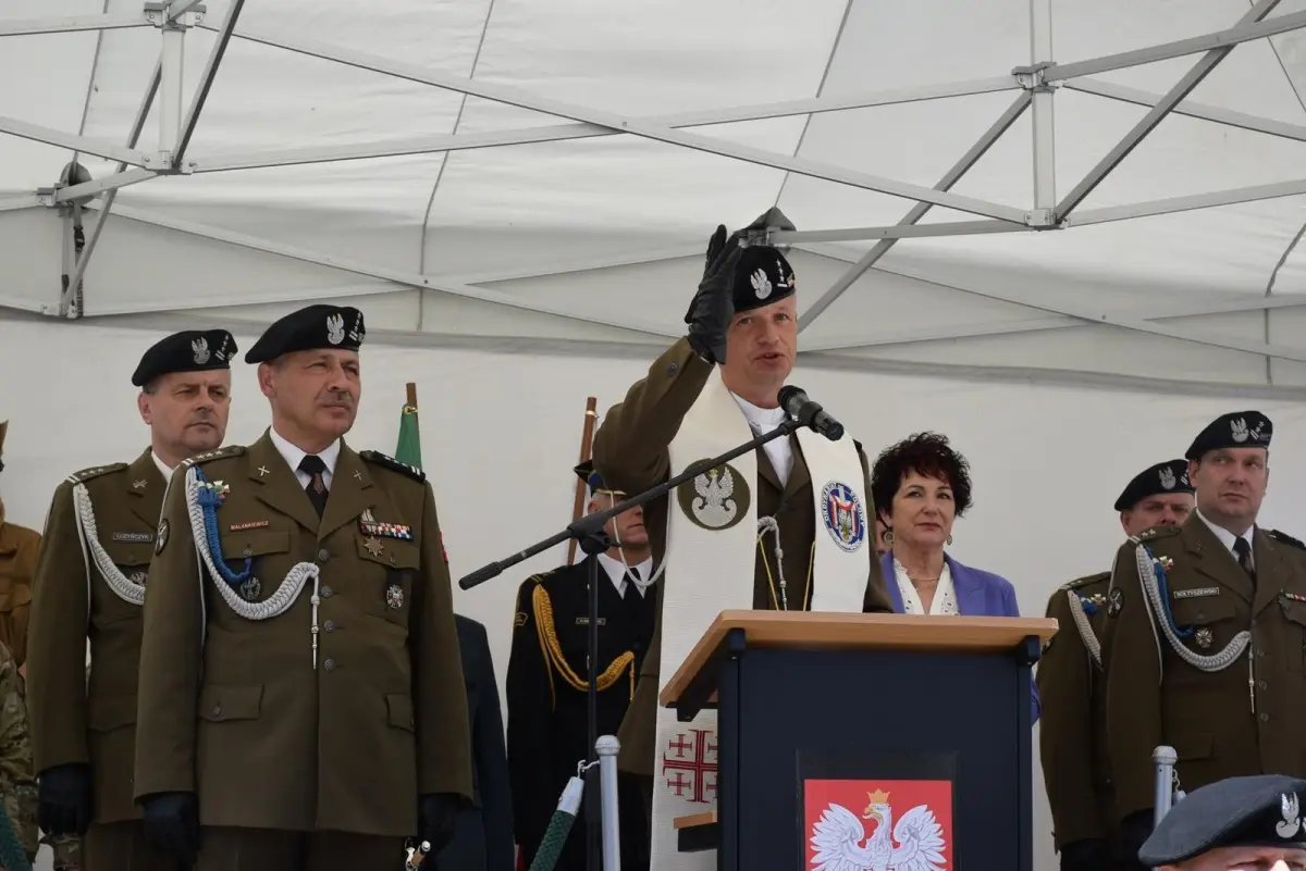 70 elewów z bolesławieckiego pułku złożyło przysięgę na lwóweckim Rynku