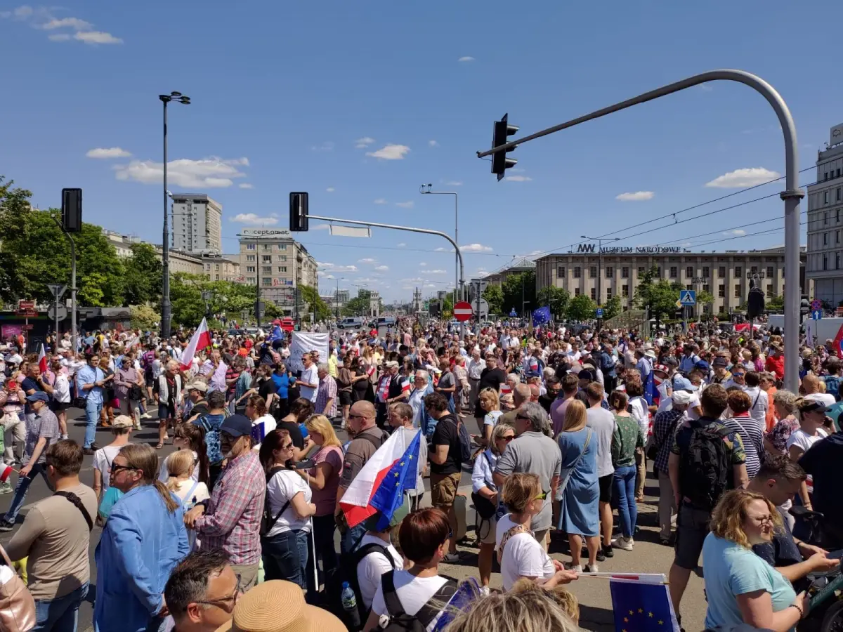 Trwa Marsz 4 czerwca w Warszawie