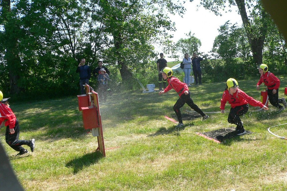 Młodzi strażacy z Nowej Kuźni najlepsi w powiecie
