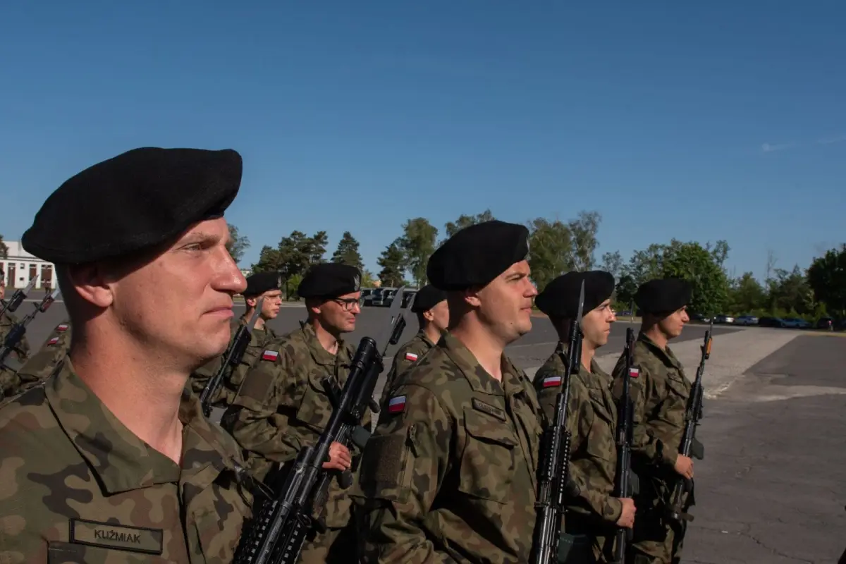 Przysięga w 10 Brygadzie Kawalerii Pancernej w Świętoszowie