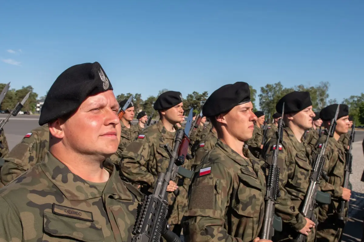 Przysięga w 10 Brygadzie Kawalerii Pancernej w Świętoszowie