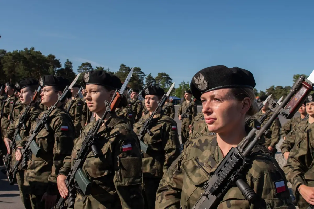 Przysięga w 10 Brygadzie Kawalerii Pancernej w Świętoszowie