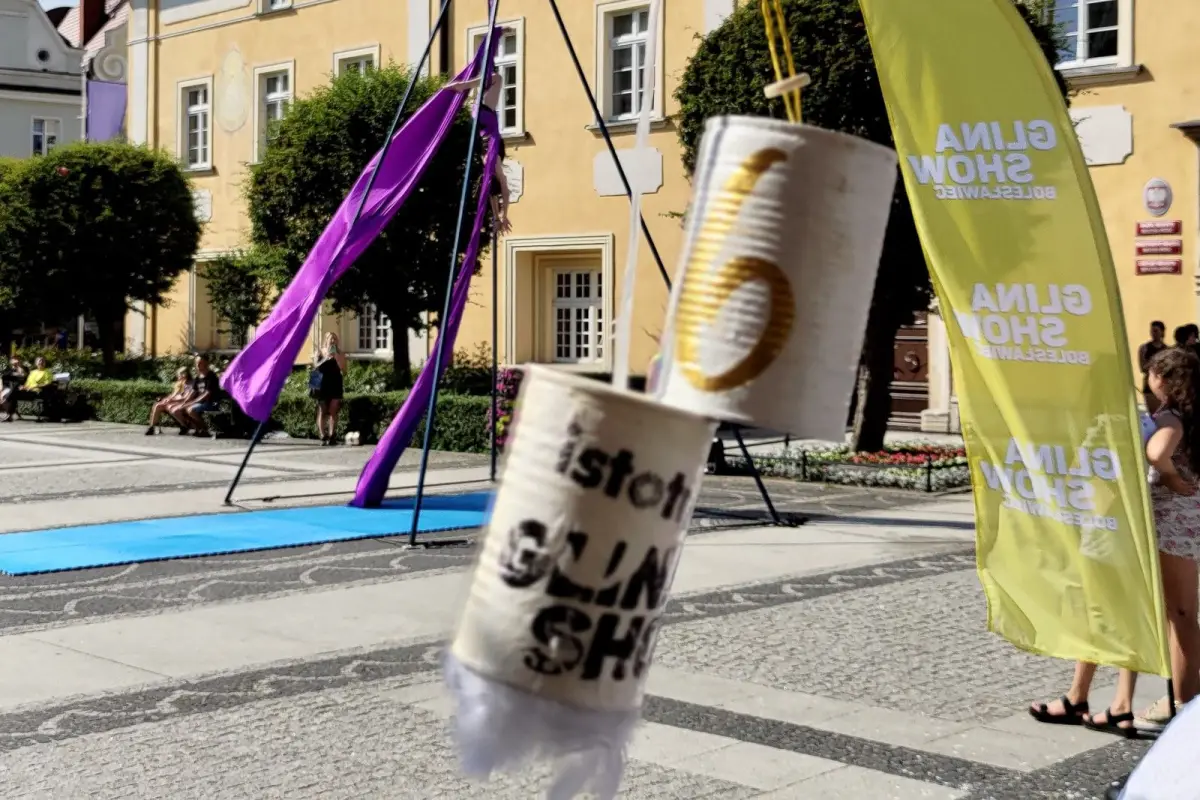 Porcelanowe Figurki na bolesławieckim Rynku