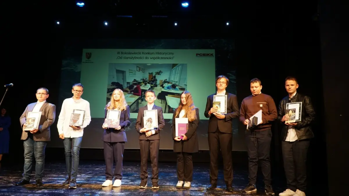 Laureaci powiatowych konkursów uhonorowani