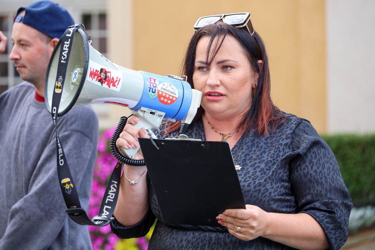 Protest na bolesławieckim rynku przeciw cynizmowi lekarzy i reżimowi PiS