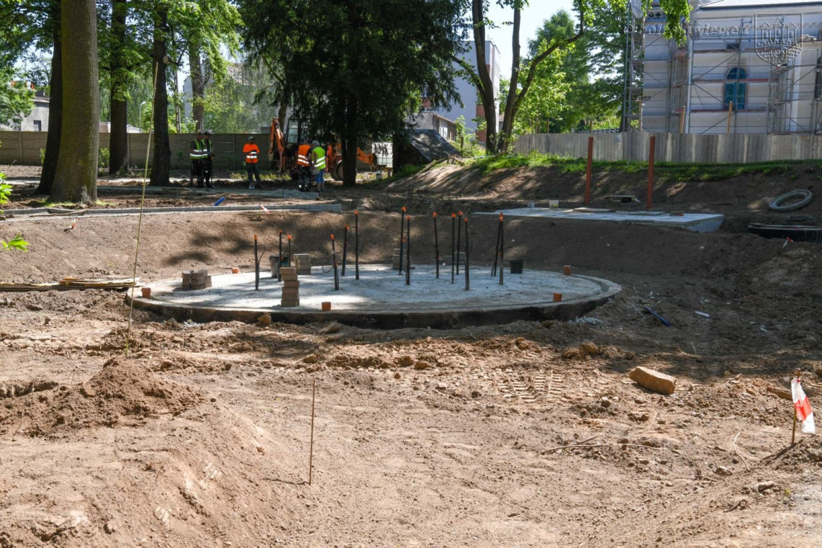 Prace w parku przy Zgorzeleckiej w Bolesławcu