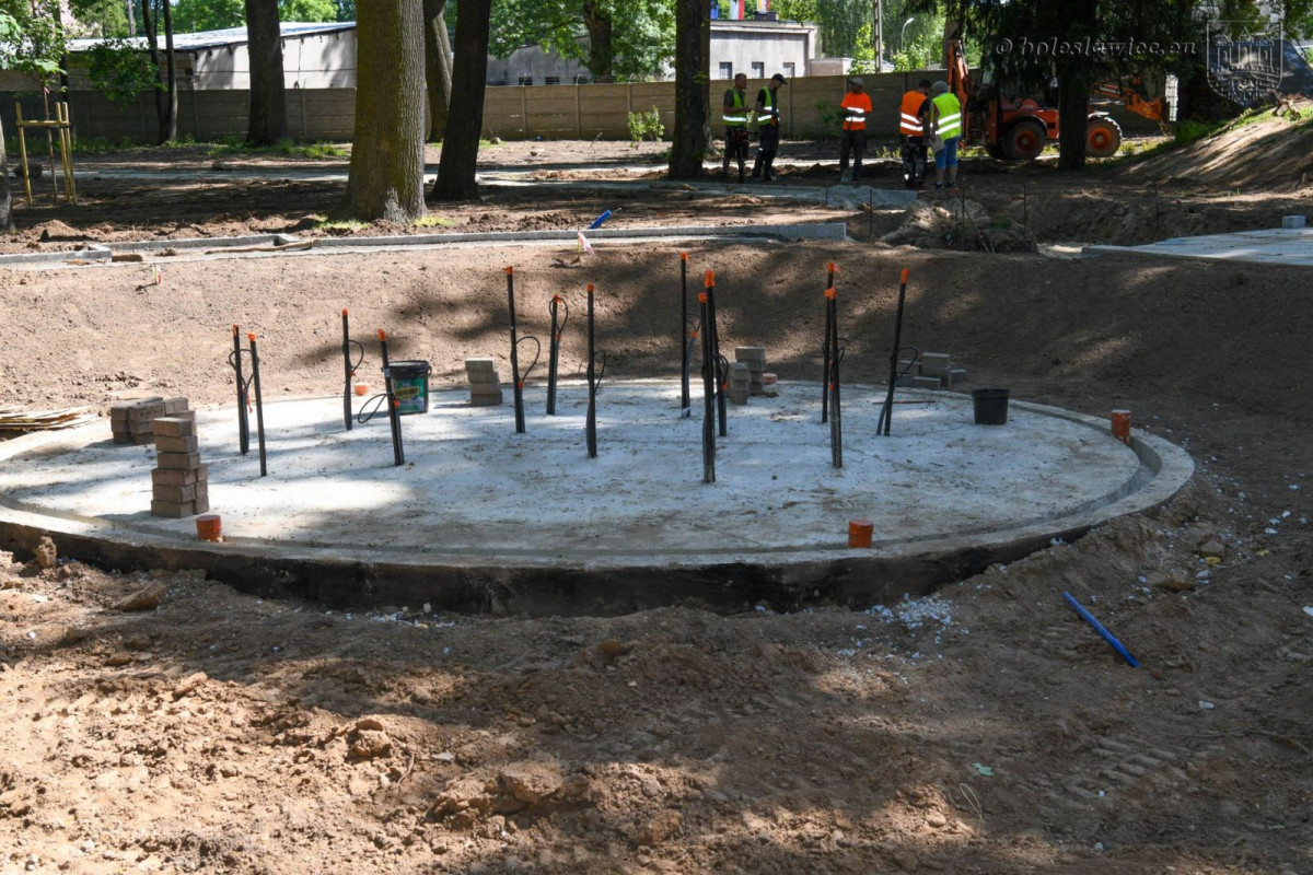 Prace w parku przy Zgorzeleckiej w Bolesławcu
