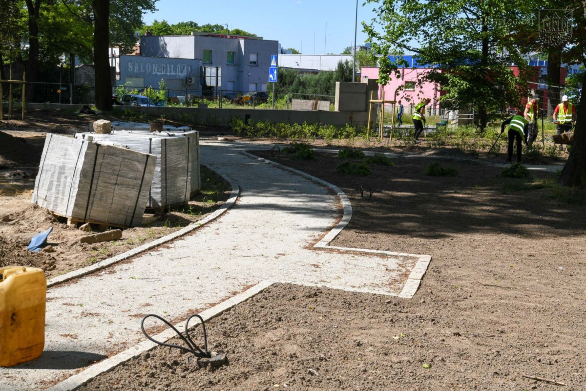 Prace w parku przy Zgorzeleckiej w Bolesławcu