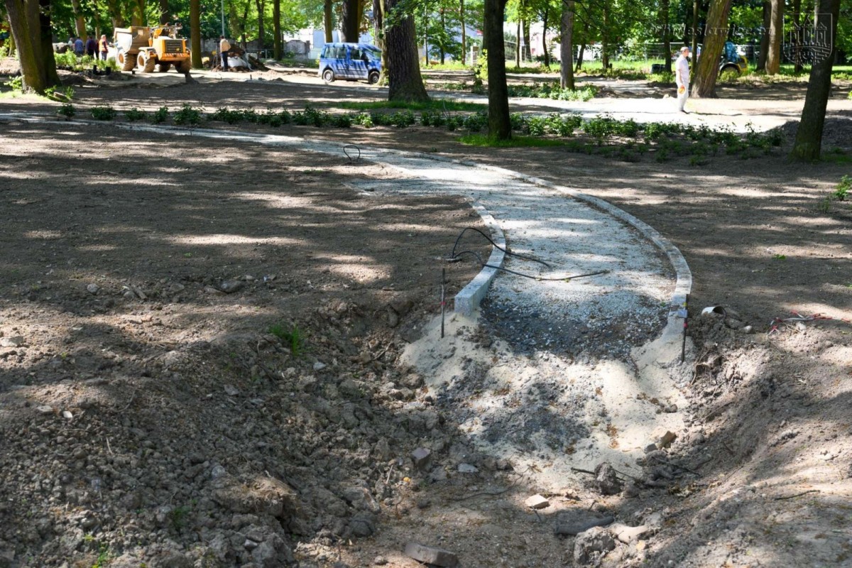 Prace w parku przy Zgorzeleckiej w Bolesławcu