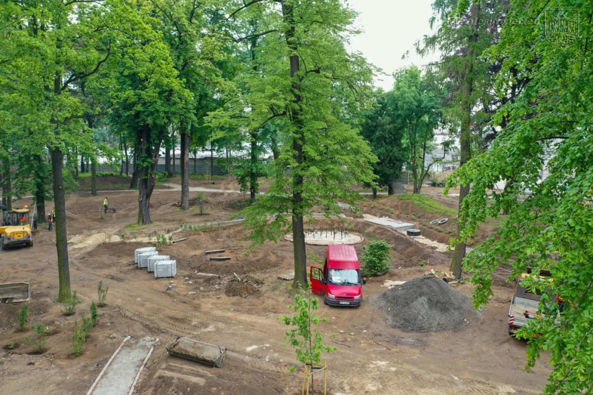 Prace w parku przy Zgorzeleckiej w Bolesławcu