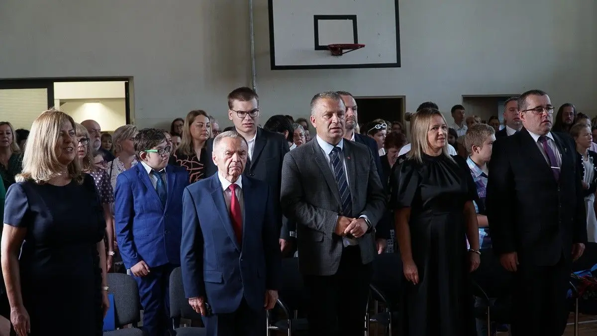 Uczennice i uczniowie powiatowych placówek zakończyli rok szkolny