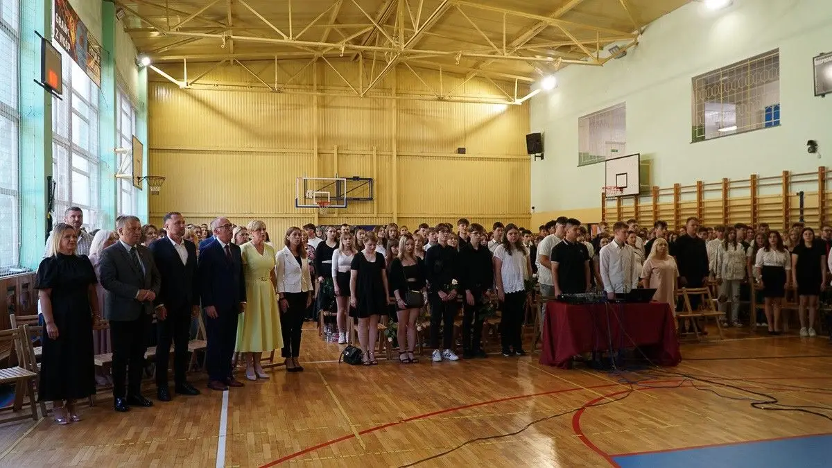 Uczennice i uczniowie powiatowych placówek zakończyli rok szkolny