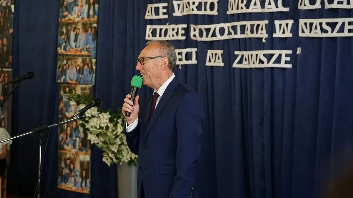 Uczennice i uczniowie powiatowych placówek zakończyli rok szkolny