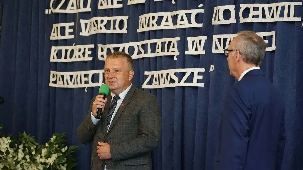 Uczennice i uczniowie powiatowych placówek zakończyli rok szkolny