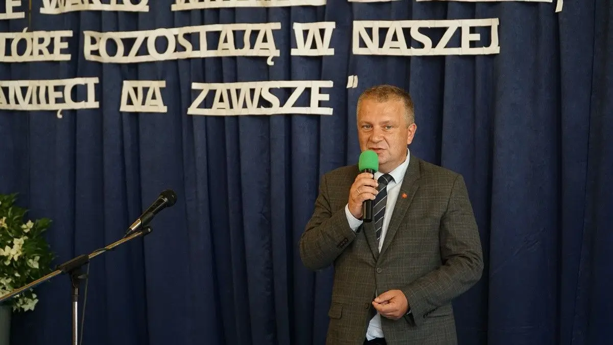 Uczennice i uczniowie powiatowych placówek zakończyli rok szkolny