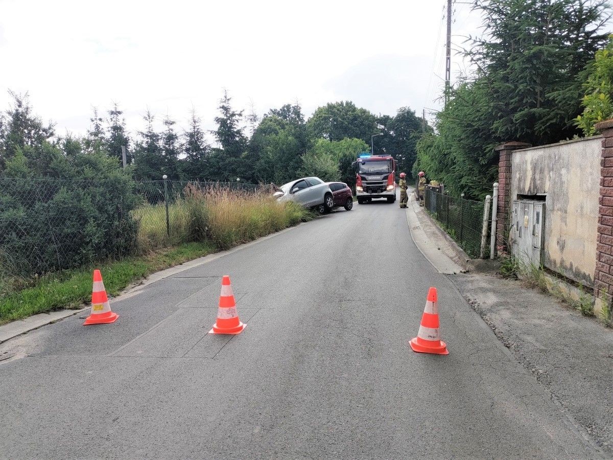 Zderzenie dwóch aut w Łaziskach