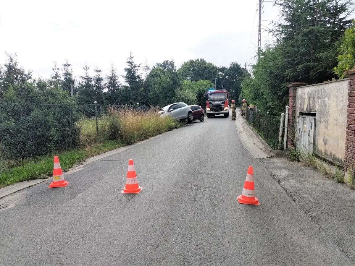 Zderzenie dwóch aut w Łaziskach