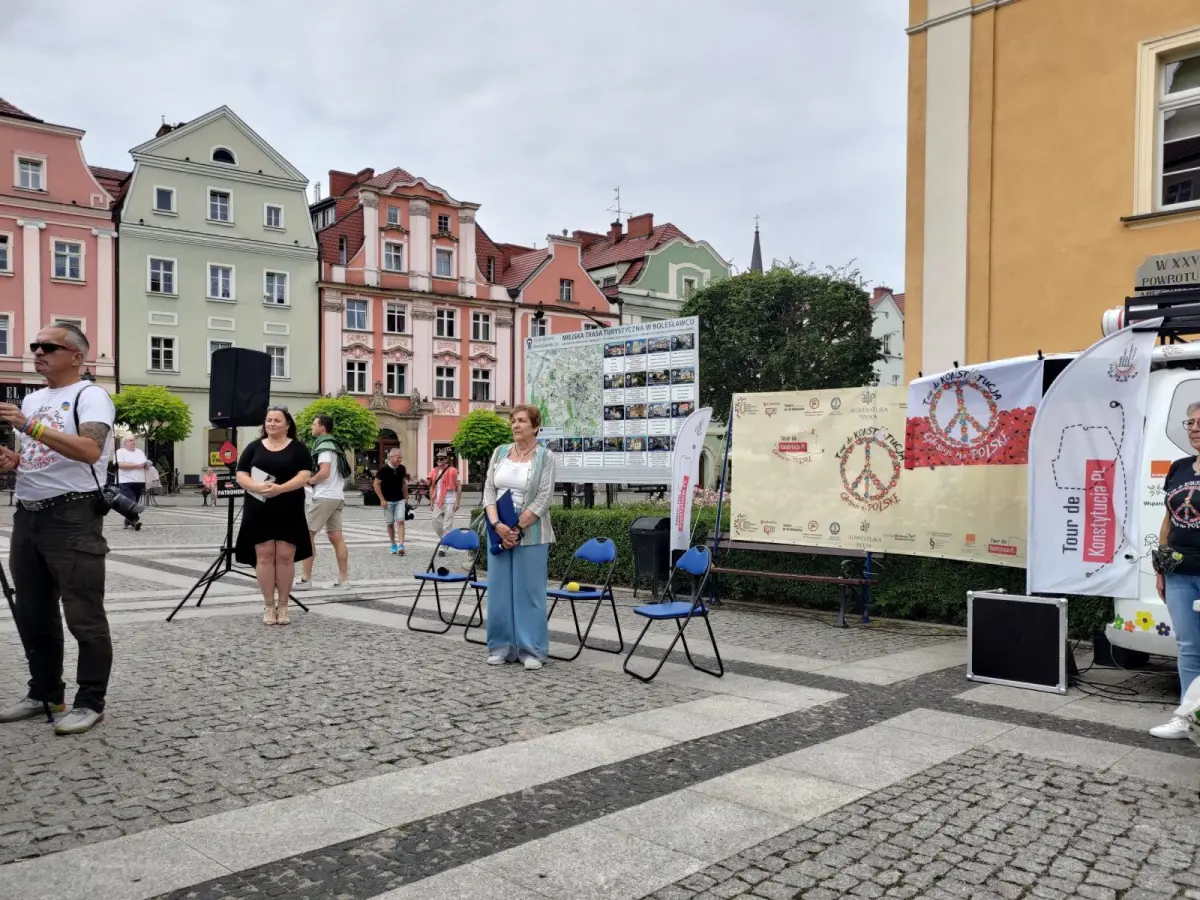 Tour de Kontytucja