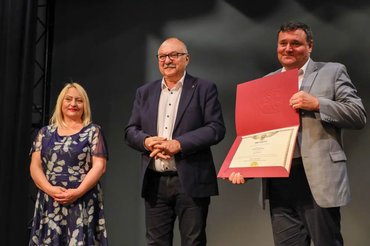 Uroczystość wręczenia promes samorządom