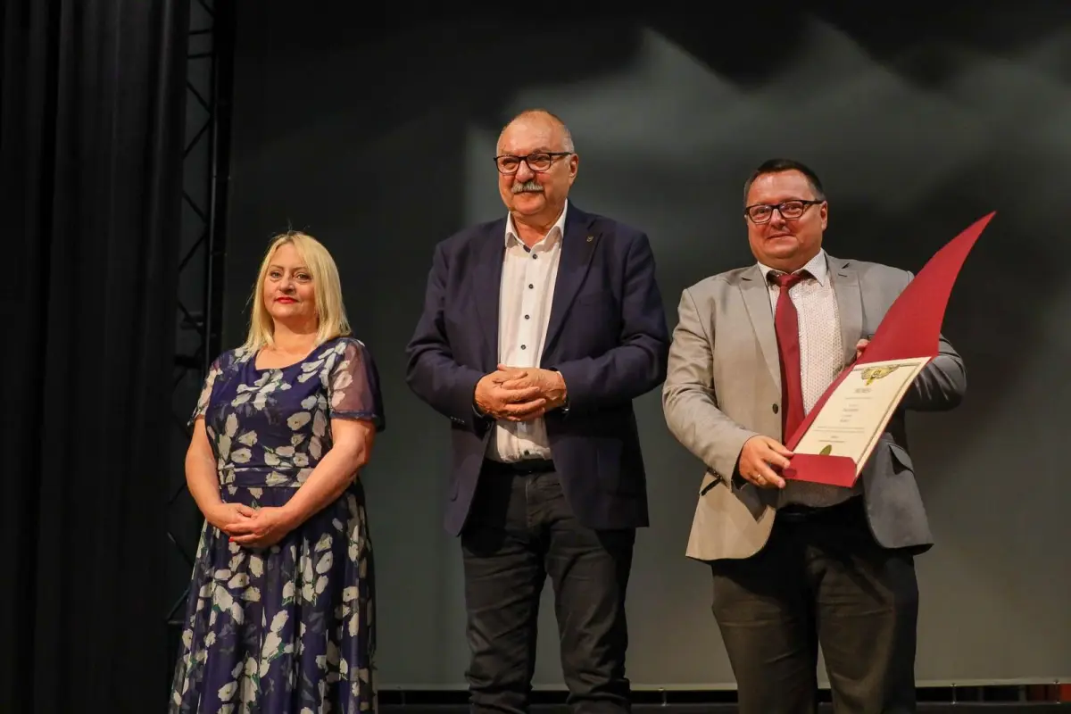 Uroczystość wręczenia promes samorządom