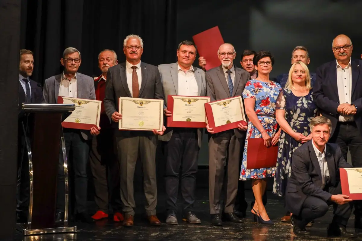 Uroczystość wręczenia promes samorządom